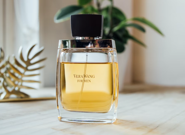 The Power of Scent: How Perfume Can Boost Your Mood and Confidence